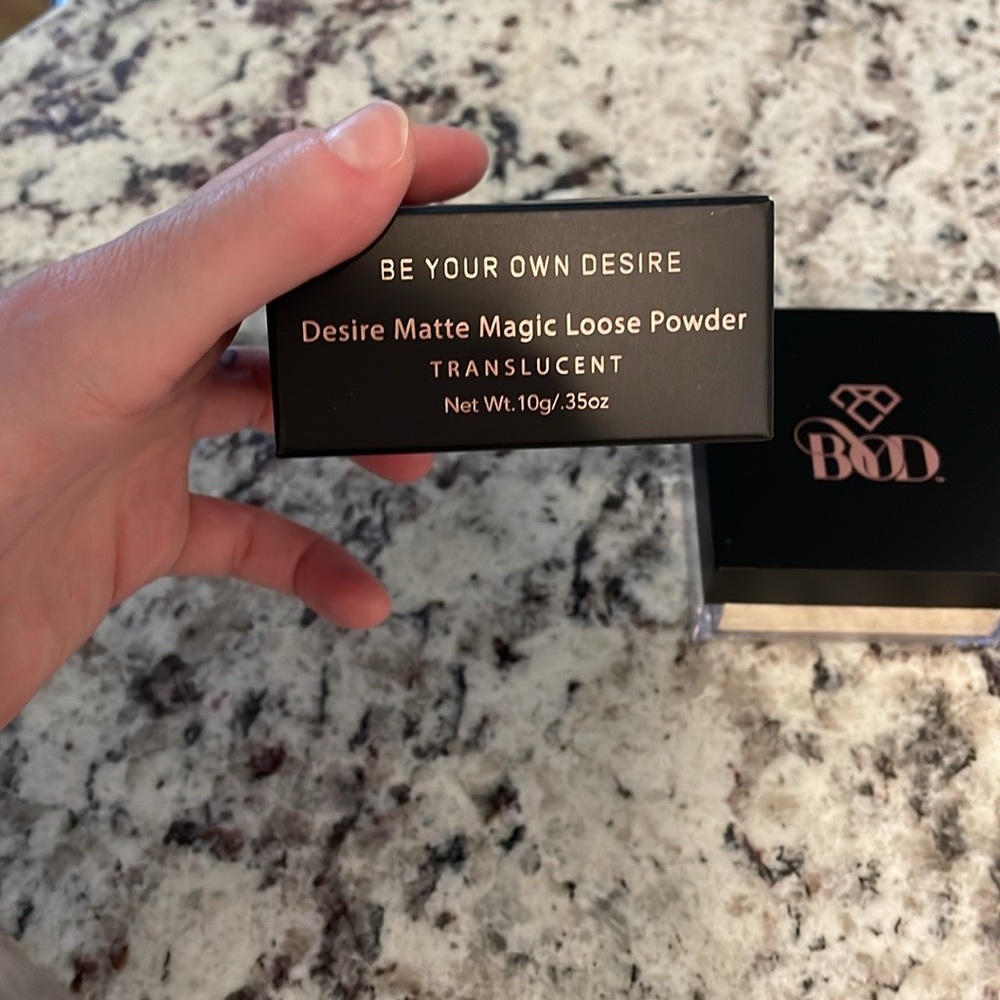 Byod Matte Magic Loose Powder - Translucent - Picture 2 of 5